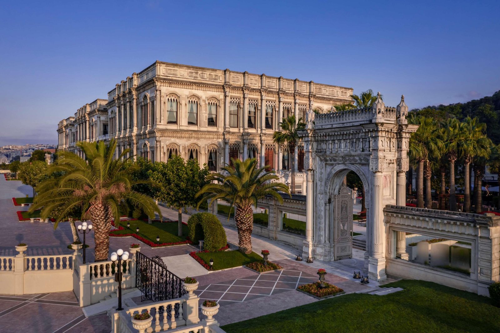 استكشف قصر جراغان سراي اسطنبول عند السفر لتركيا