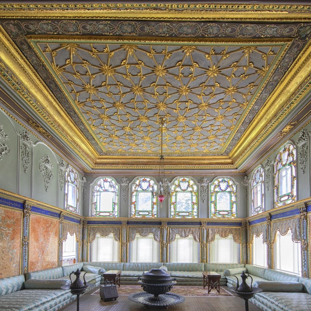 تجول في قصر آينالي قاواك اسطنبول في أبرز رحلة لتركيا