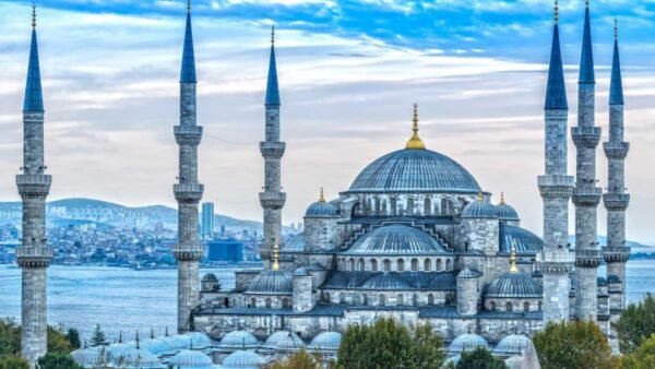 تمتع خلال رحلة سياحية الى تركيا بزيارة جامع السلطان أحمد