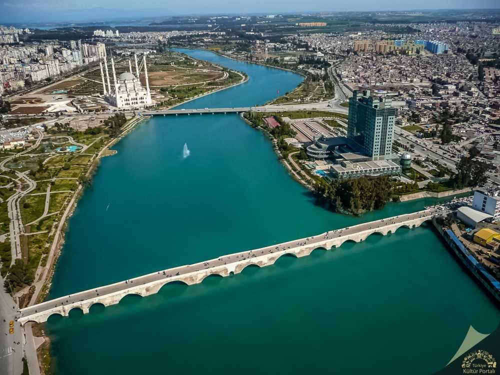 جسر نهر سيحان في أضنة اجمل مدينة تركيا