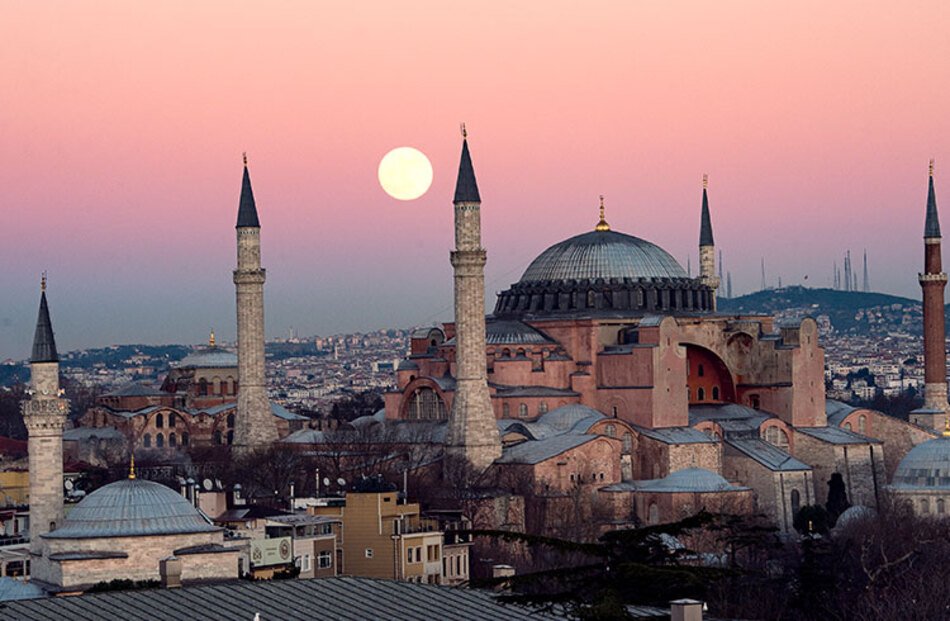 رحلة الأحلام: اكتشف أفضل البرامج السياحية في تركيا